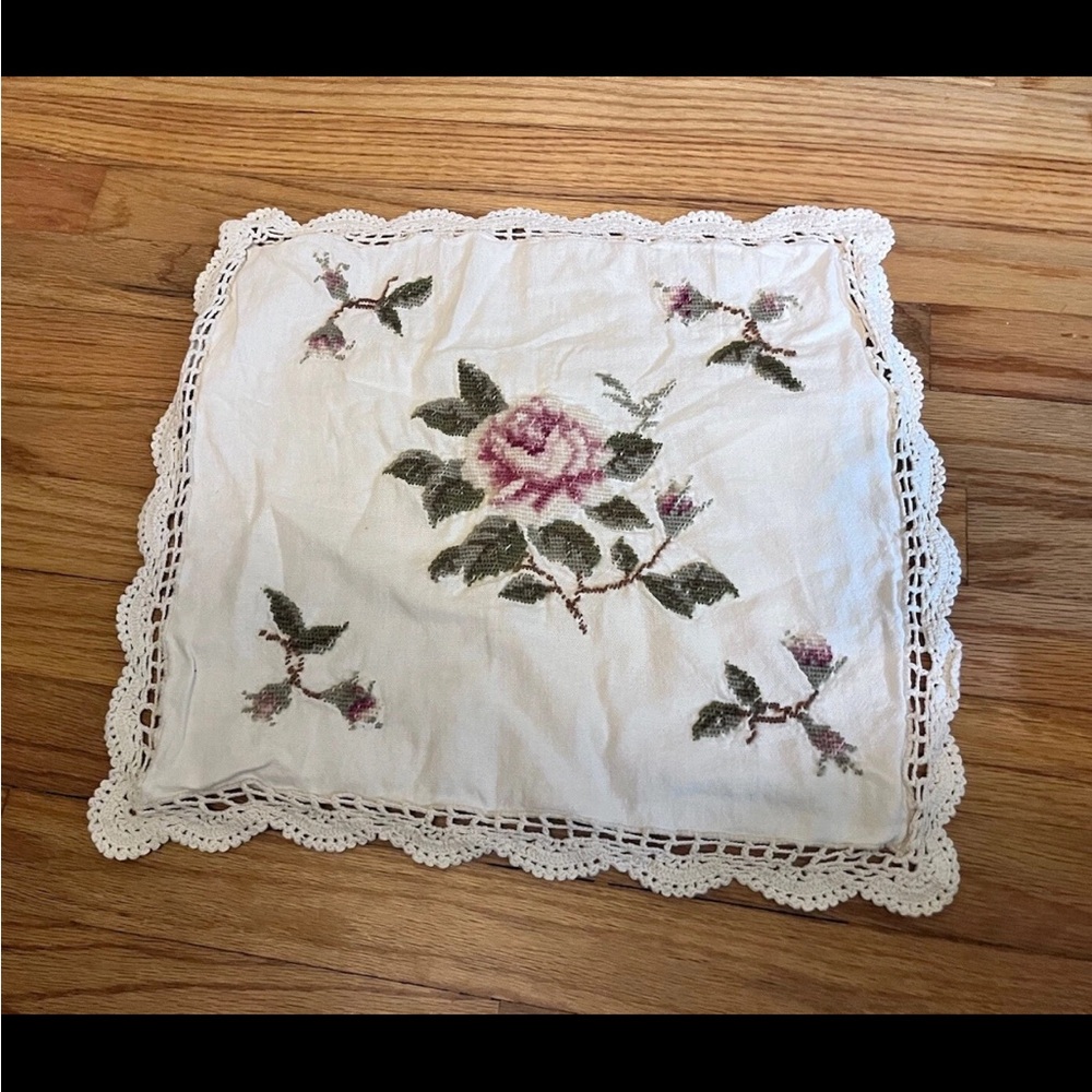 PIER 1 Floral Rose Needle Point Crochet Down Pillow Cover 19”Sq  Zipper